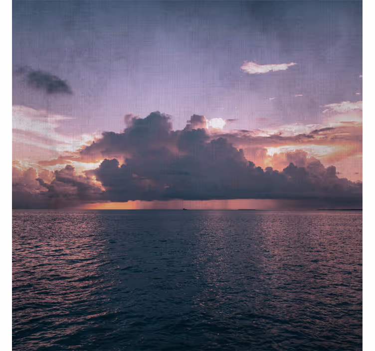 Tapisserie violet océan calme sous les nuages - TenStickers