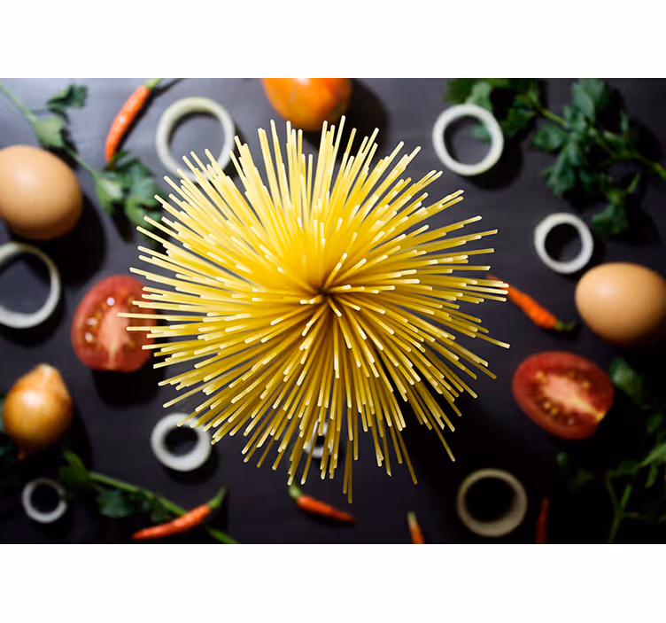 Tapisserie cuisine explosion de pâtes abstraites - TenStickers