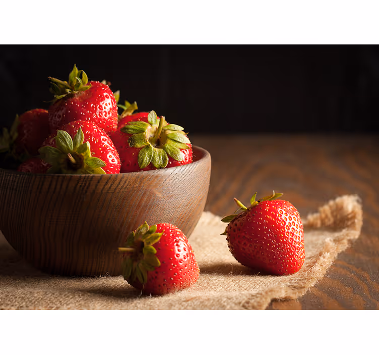 Tapisserie fleur bol de fraises fraîches - TenStickers
