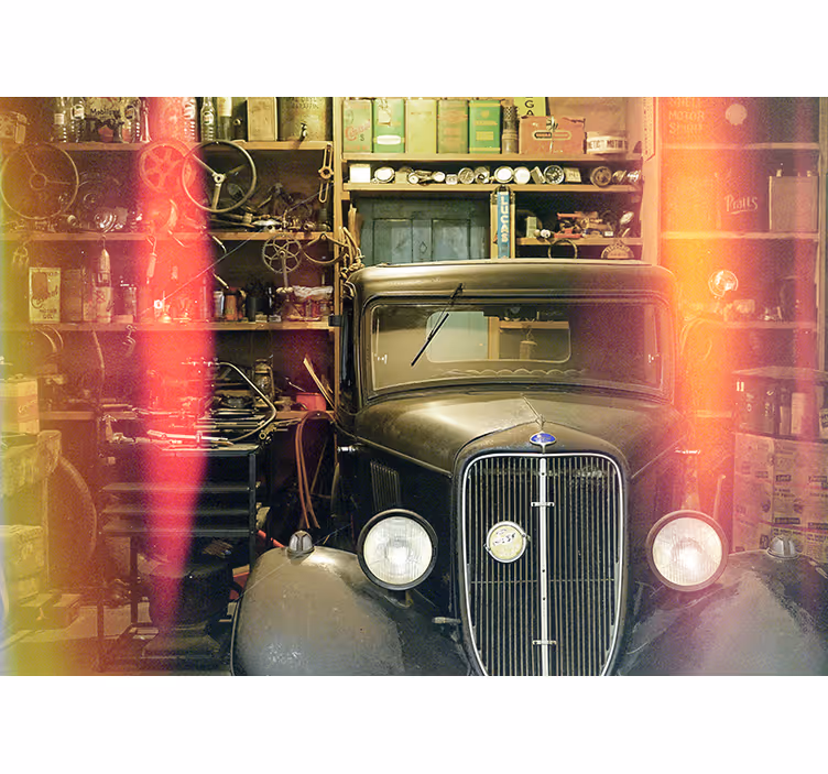 Tapisserie véhicules vitrine automobile vintage - TenStickers