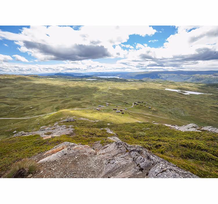 Tapisserie paysage vue sur la verdure montagneuse - TenStickers