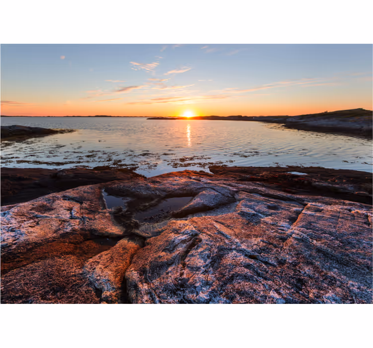 Tapisserie paysage coucher de soleil paisible sur l'eau - TenStickers