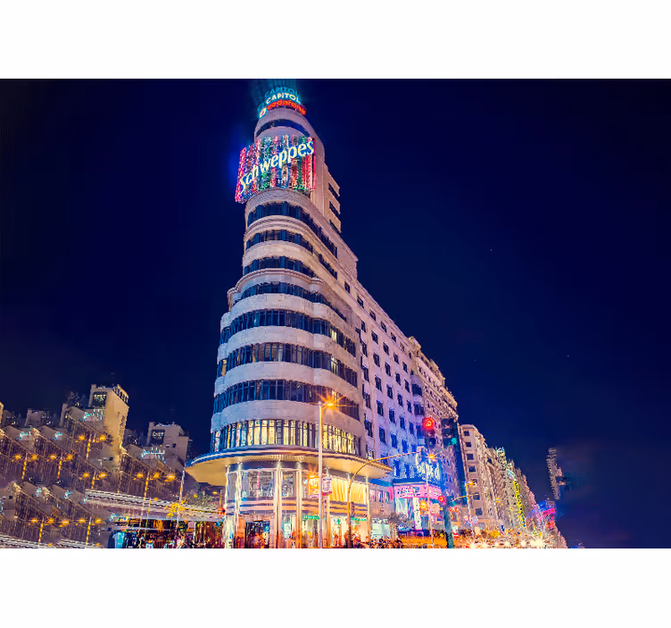 Tapisserie madrid paysage nocturne - TenStickers