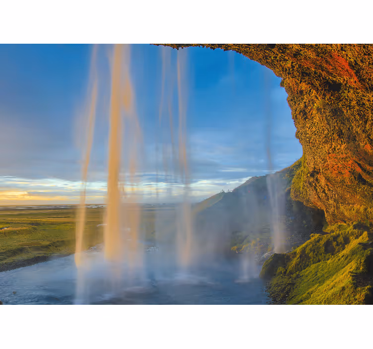 Tapisserie montagne point de vue sur une cascade majestueuse - TenStickers