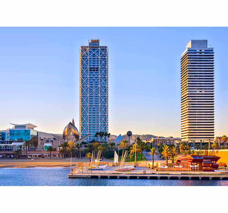 Tapisserie Barcelone vue côtière - TenStickers