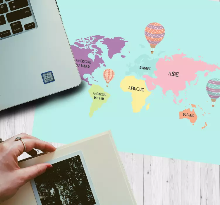 Tapis de souris carte du monde nordique avec ballons à air - TenStickers