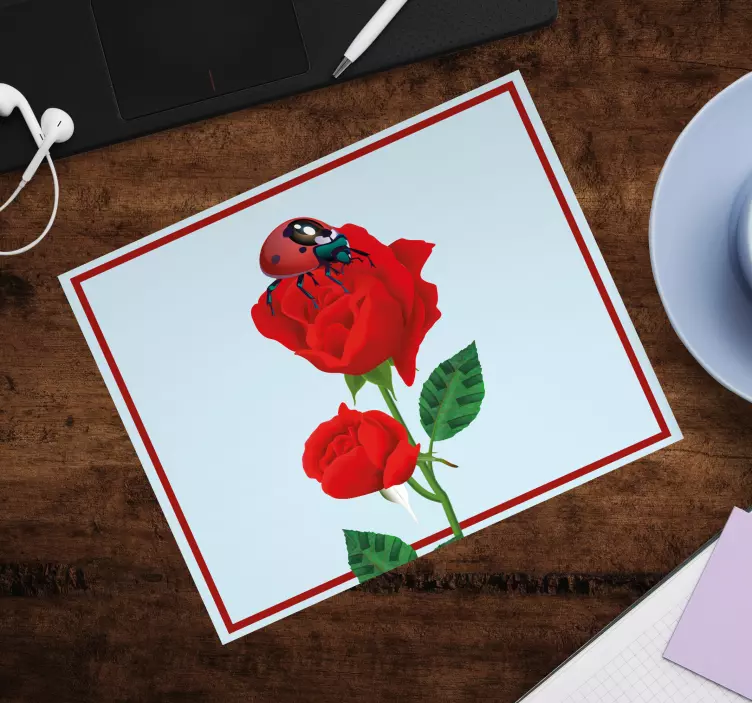 Tapis de souris original coccinelle sur roses - TenStickers