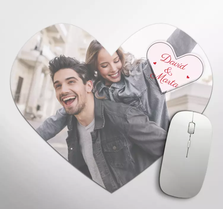 Tapis de souris Saint-Valentin cœur avec noms - TenStickers