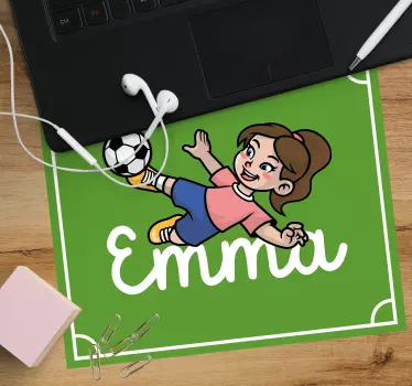 Tapis de souris fille tirant au but - TenStickers