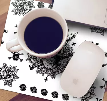 Tapis de souris original tête de mort et roses détaillées - TenStickers