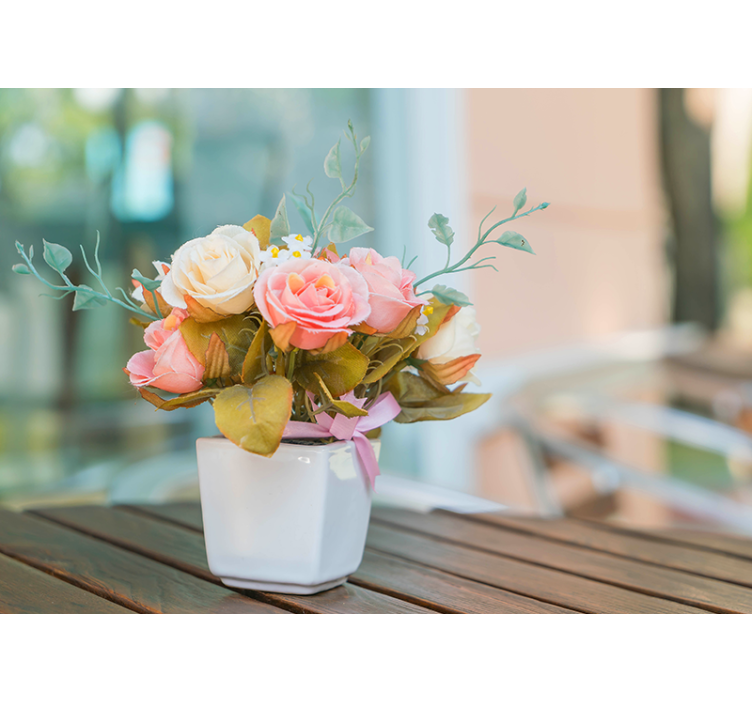 Store enrouleur salon roses sur la table - TenStickers
