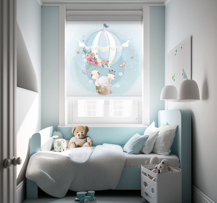 Stores nordiques Montgolfière avec faune - TenStickers