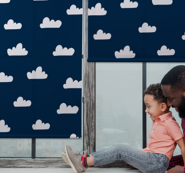 Store enrouleur nuage fond bleu foncé - TenStickers