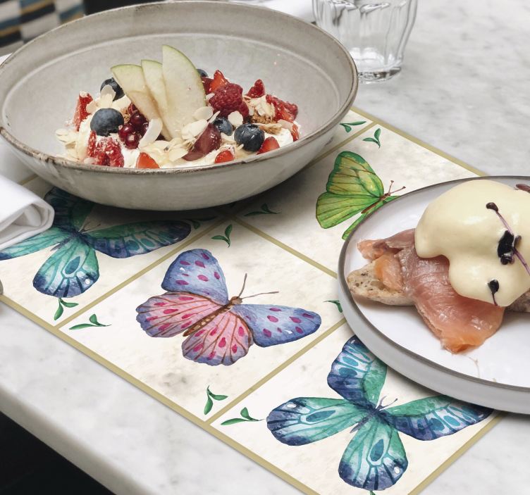 Set de table original composition de papillons vibrants - TenStickers