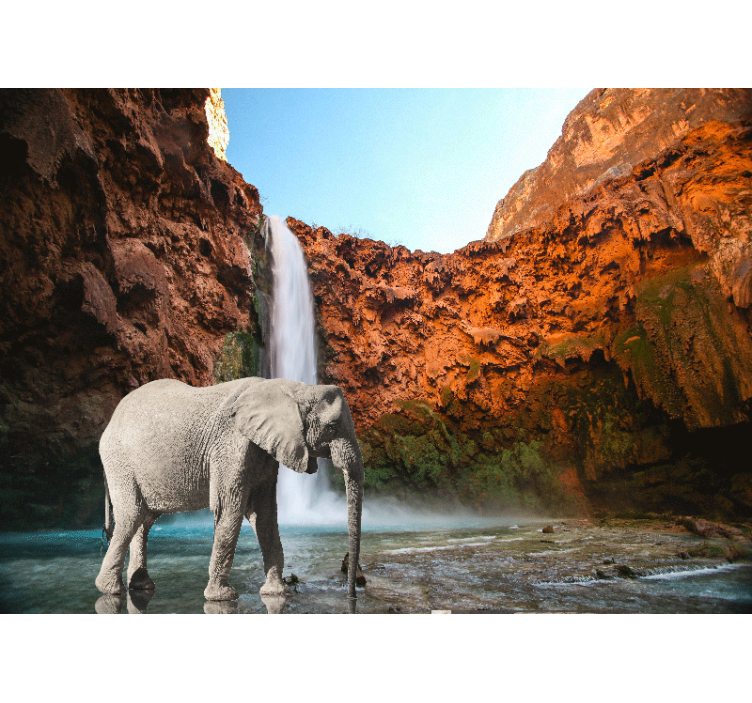 Tapisserie animaux Élégant éléphant sous une cascade - TenStickers