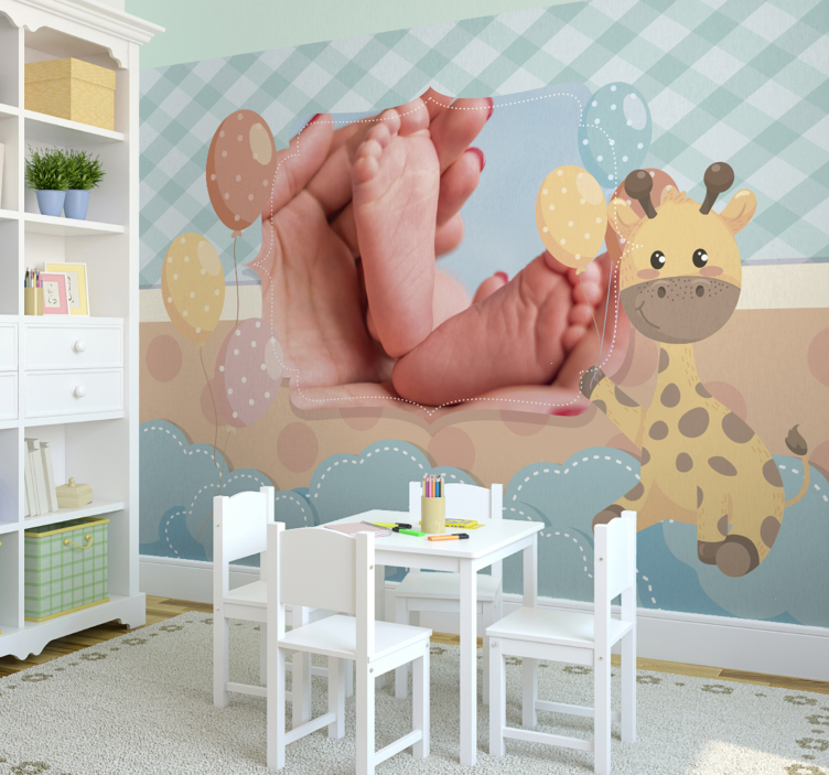 Tapisserie pour chambre bébé girafe avec photo personnalisée - TenStickers