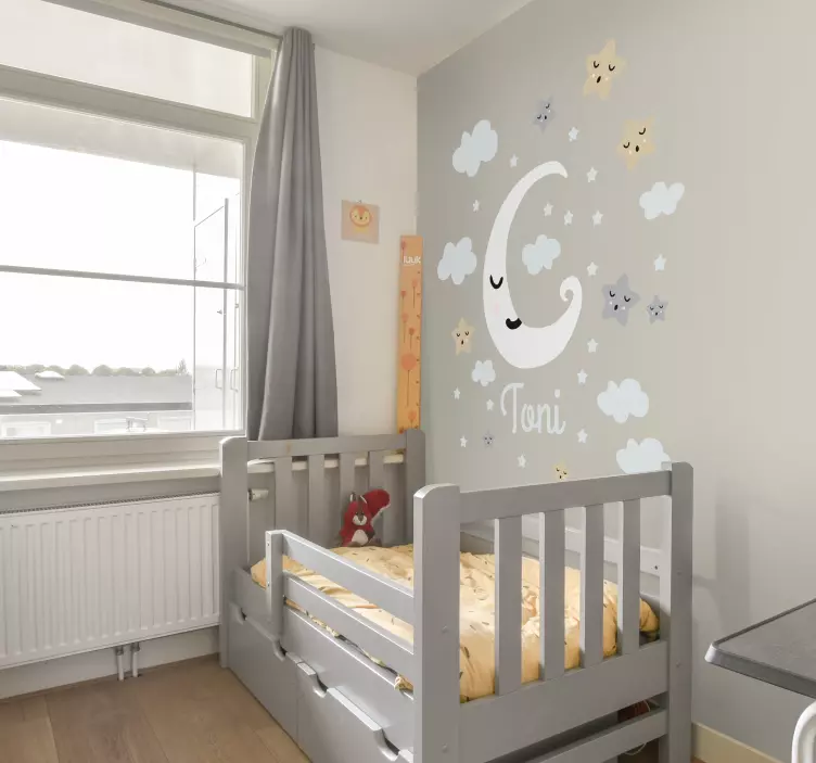 Sticker chambre bébé étoiles et lune avec prénom - TenStickers