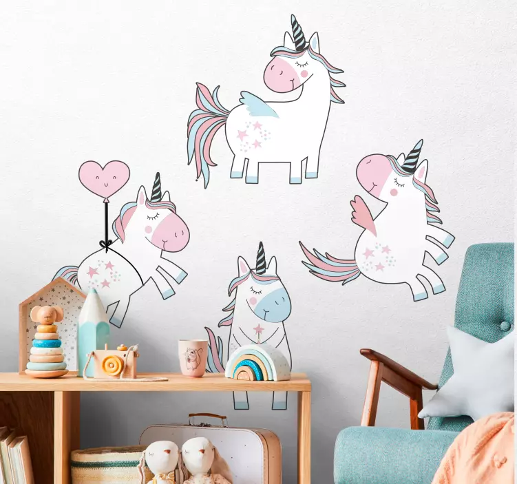Sticker chambre enfant charmantes figurines de licorne - TenStickers