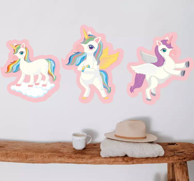Sticker chambre enfant trio de licornes ludiques - TenStickers