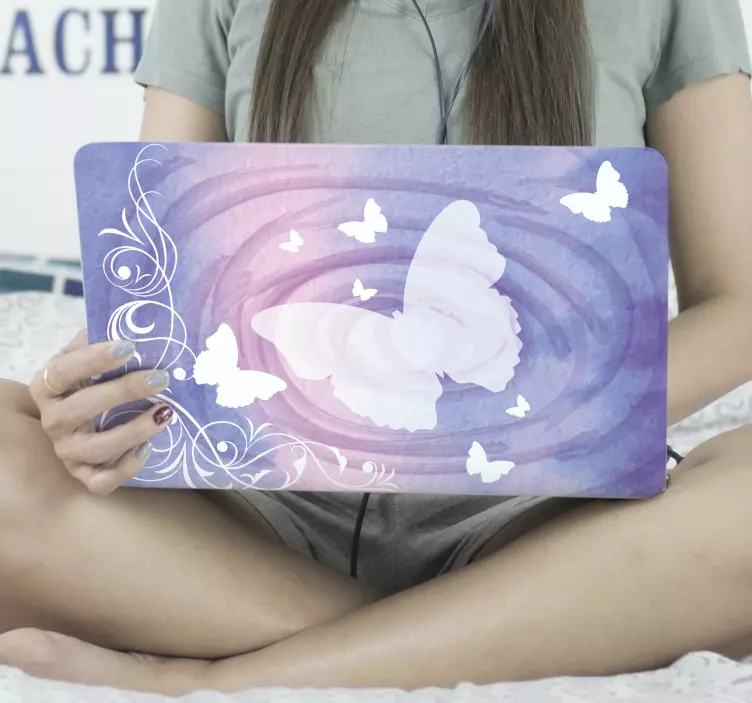 Sticker laptop papillon et fond violet - TenStickers