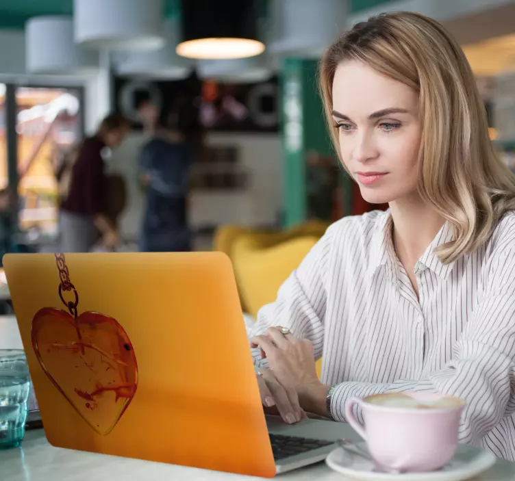 Sticker pour ordinateur pendentif en cœur - TenStickers