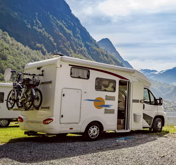 Sticker Camping Car Science Soleil avec Nuages - TenStickers