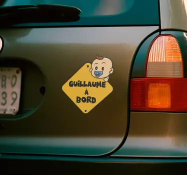 Autocollant voiture bébé à bord avec prénom - TenStickers