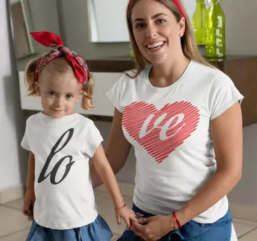 Maman et enfants aiment la mère et les enfants t-shirt - TenStickers