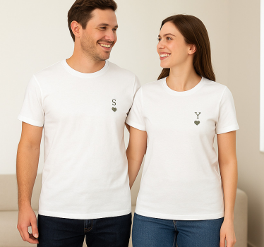 T-shirt couple initiales minimalistes - TenStickers