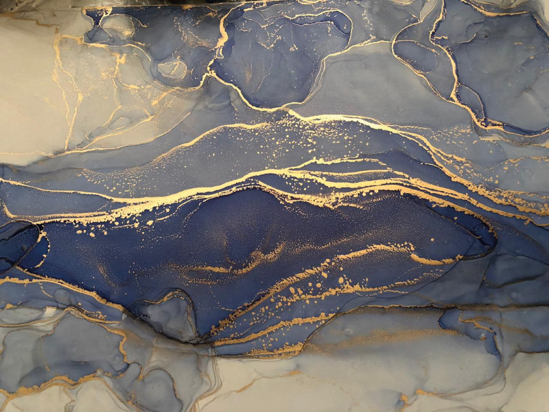 Tapis vinyle motif marbre bleu marine et or - TenStickers